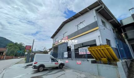 Galpão de aproximadamente 450m² no bairro Garcia I Cadore Imóveis