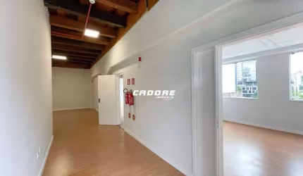 Sala comercial com 220mt2 no Centro de Blumenau I Cadore Imóveis.