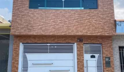 vende-se Lindo Sobrado 2 dormitórios com sacada,bom acabamento, Financia pela Caixa e outros bancos