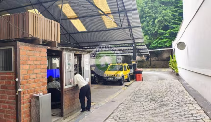 Garagem à venda em condomínio exclusivo em Laranjeiras, Rio de Janeiro-RJ! Aproveite: 1 vaga disponível!