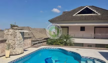 Maravilhosa Casa com 3 Suites no Cond. Moradas da Freguesia