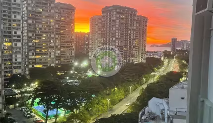 Confortável 3 Qts. com Dep/completa, 115m², sol da manhã com linda vista para o Mar/Montanha.