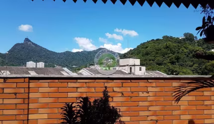 Cobertura de Luxo à Venda em Laranjeiras, Rio de Janeiro-RJ: 4 Quartos, 1 Suíte, 2 Salas, 4 Banheiros, 3 Vagas de Garagem, 421m².