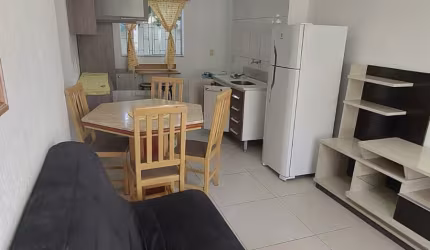 Apartamento a 1 km da praia dos ingleses.