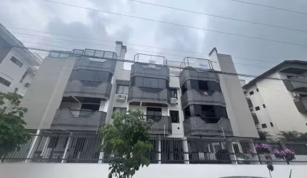 Apartamento com escritura publica, 3 quartos, a 100 metros da praia dos ingleses.