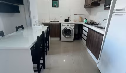 Apartamento mobiliado com escritura pública a 200 metros da praia dos ingleses.