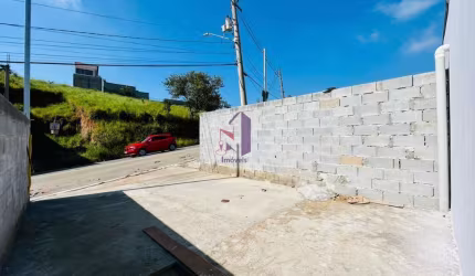 Casa ótima com 2 dormitórios