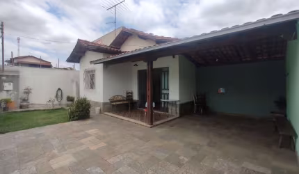 Casa para venda em Ribeirão das Neves, bairro Centro