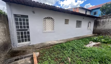 Casa com 3 quartos à venda na Rua das Tulipas, 36, Rosaneves, Ribeirão das Neves, 75 m2 por R$ 185.000