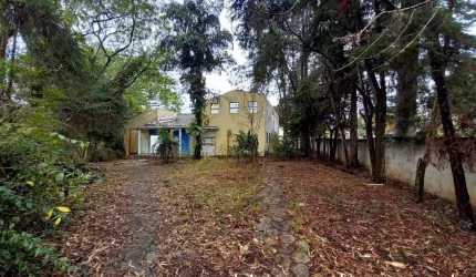 Terreno com 1.690m² no Jardim Uirá em excelente localização.
