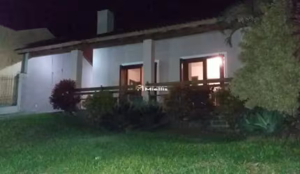 EXCELENTE RESIDÊNCIA NO CONDOMÍNIO CANTEGRIL - VIAMÃO RS