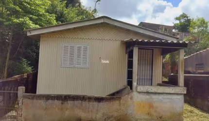 Casa com ótimo terreno