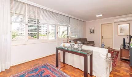 Apartamento para venda  no Bairro Moinhos de Vento em Porto Alegre