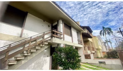 Casa para venda  no Bairro SAO JOAO em Porto Alegre