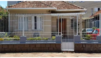 Casa para venda  no Bairro Azenha em Porto Alegre