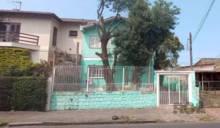Casa para venda  no Bairro TRISTEZA em Porto Alegre