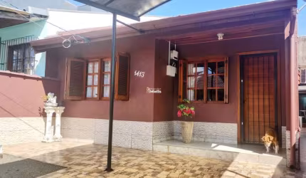 Casa 2 dormitórios no Jardim Algarve / Alvorada.