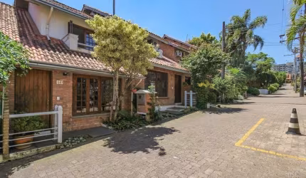 Casa em Condomínio para venda  no Bairro CAVALHADA em Porto Alegre