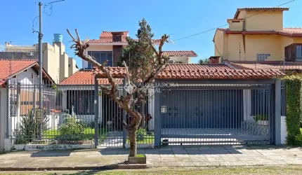 Casa para venda  no Bairro NONOAI em Porto Alegre