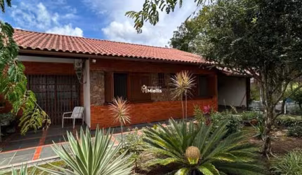 Linda Casa de tijolo à vista no Bairro Cecilia Viamão/RS