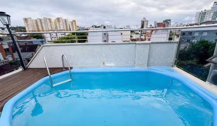 Cobertura com piscina de 3 dormitórios e 2 vagas no Partenon