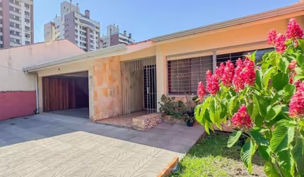 Casa para venda  no Bairro Jardim Lindóia em Porto Alegre