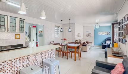 Casa para venda  no Bairro Santa Maria Goretti em Porto Alegre