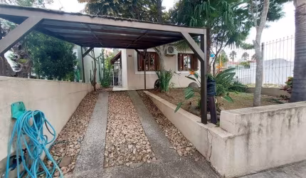 Casa para venda  no Bairro Lomba do Pinheiro em Porto Alegre