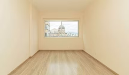 Apartamento para venda  no Bairro CENTRO HISTORICO em Porto Alegre