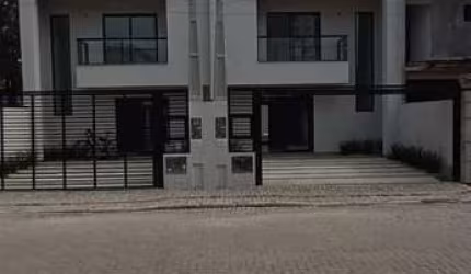 Sobrado à venda, 122 m² por R$ 799.000,00 - Itacolomi - Balneário Piçarras/SC