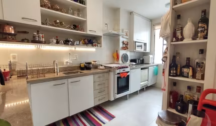 ÓTIMO Apartamento de 4 dormitórios no Itacorubi