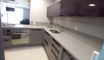 ÓTIMO APARTAMENTO DE 2 QUARTOS NO CENTRO DE FLORIANÓPOLIS