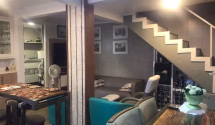 LINDA CASA RESIDENCIAL DE 5 DORMITÓRIOS NA TRINDADE
