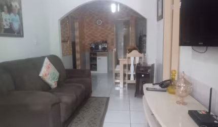ÓTIMA CASA DE 3 DORMITÓRIOS NA TRINDADE