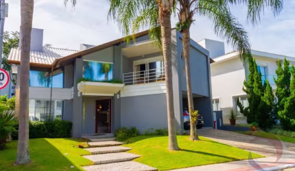 LINDA CASA RESIDENCIAL DE 4 DORMITÓRIOS NO CÓRREGO GRANDE