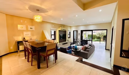 LINDA CASA RESIDENCIAL DE 4 DORMITÓRIOS NO CÓRREGO GRANDE