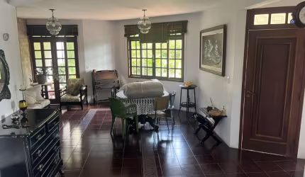 LINDA CASA RESIDENCIAL DE 5 DORMITÓRIOS NO CÓRREGO GRANDE