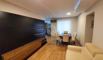 LINDO APARTAMENTO DE 2 DORMITÓRIOS NO CENTRO DE FLORIANÓPOLIS