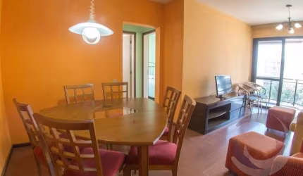 ÓTIMO APARTAMENTO DE 2 DORMITÓRIOS NO CENTRO DE FLORIANÓPOLIS