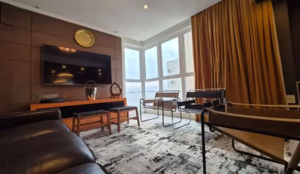 LINDO APARTAMENTO DE 1 DORMITÓRIO NO CENTRO DE FLORIANÓPOLIS