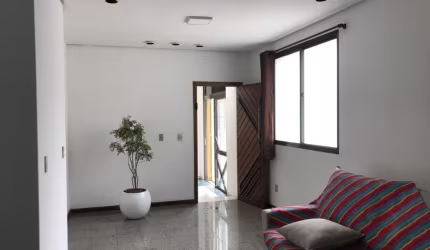EXCELENTE CASA RESIDENCIAL DE 6 DORMITÓRIOS NO CENTRO DE FLORIANÓPOLIS