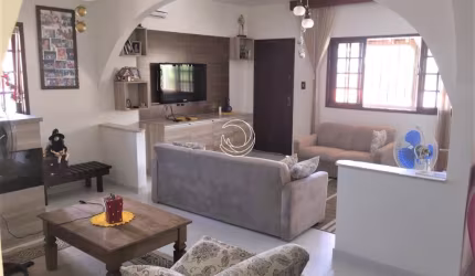 LINDA CASA RESIDENCIAL DE 3 DORMITÓRIOS NO ITACORUBI