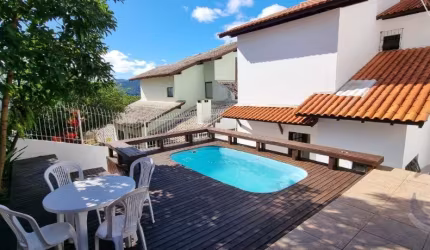 ÓTIMA CASA RESIDENCIAL DE 3 DORMITÓRIOS NA TRINDADE
