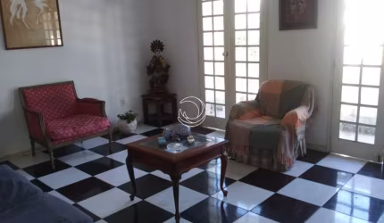LINDA CASA RESIDENCIAL DE 3 DORMITÓRIOS NA TRINDADE