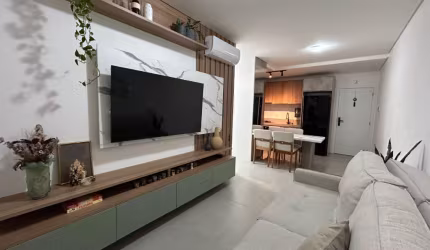 LINDO APARTAMENTO DE 2 DORMITÓRIOS NO CÓRREGO GRANDE