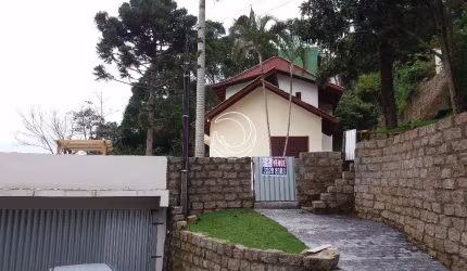 LINDA CASA RESIDENCIAL DE 3 DORMITÓRIOS NO SACO GRANDE