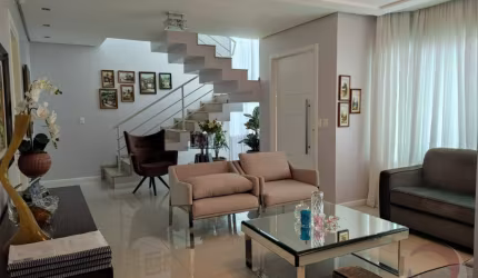 LINDA CASA RESIDENCIAL DE 3 DORMITÓRIOS NO SANTO ANTÔNIO DE LISBOA