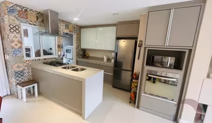 LINDA CASA RESIDENCIAL DE 3 DORMITÓRIOS EM SAMBAQUI