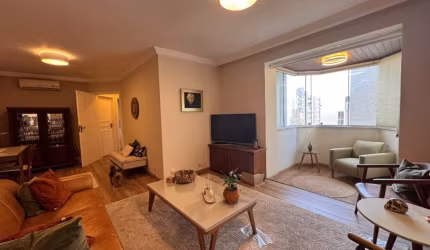 LINDO APARTAMENTO DE 3 DORMITÓRIOS NO CENTRO DE FLORIANÓPOLIS