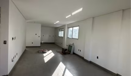 LINDO APARTAMENTO DE 2 DORMITÓRIOS NO CENTRO DE FLORIANÓPOLIS